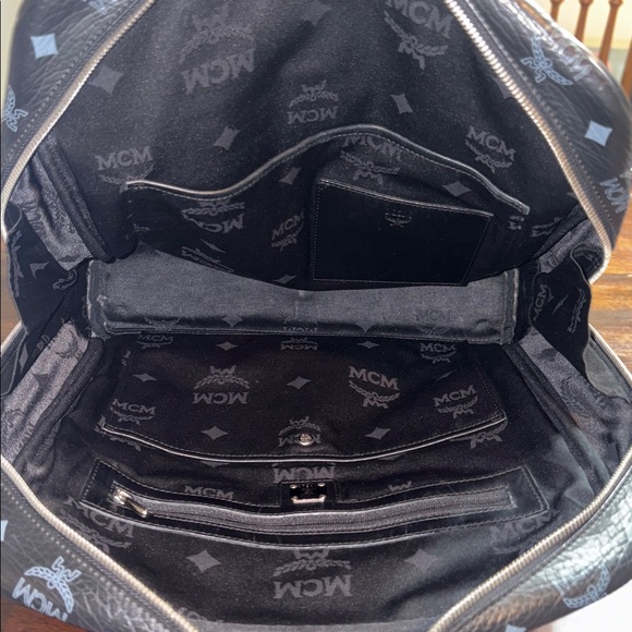 MCM Visetos Striped Princess Lion Laptop Bag - Picture 13 of 16